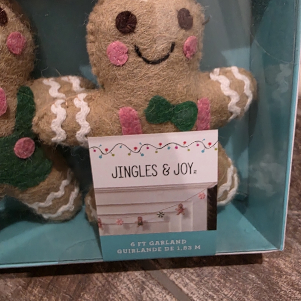 Fun Gingerbread Man Garland-NWT - Picture 2 of 2
